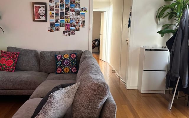 Unique house near Richmond Station - Picture 3