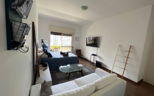 Suite in spacious apartment in Higienópolis with all amenities