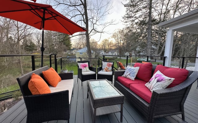 Updated country home in New Paltz (new 600+ sq ft deck!)