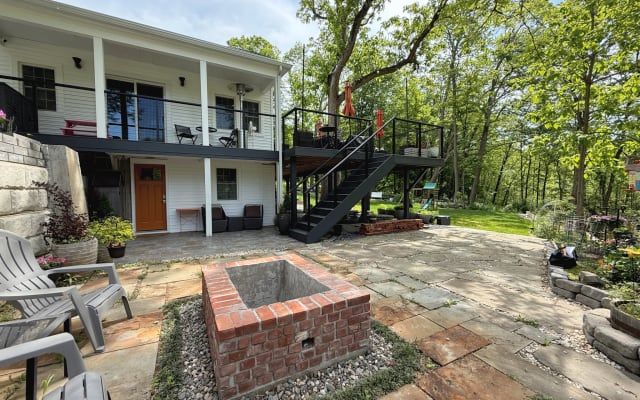 Updated country home in New Paltz (new 600+ sq ft deck!)