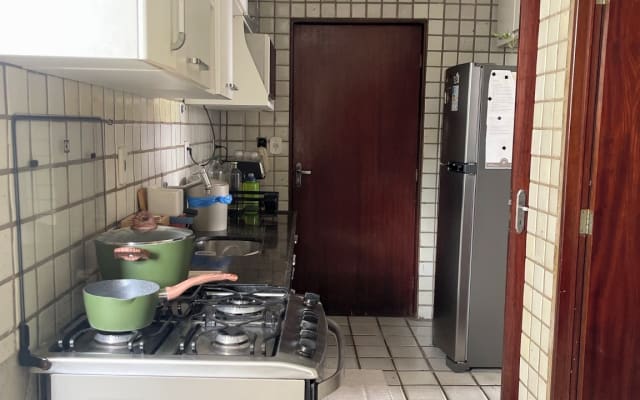 Room in charming apartment in Jatiuca
