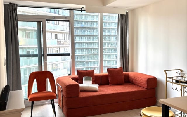 Brand New Private Room • Cozy Chic in Central Toronto