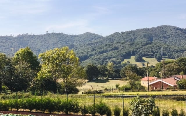 Casa rural com um toque rústico. No meio da natureza. Vista para a...