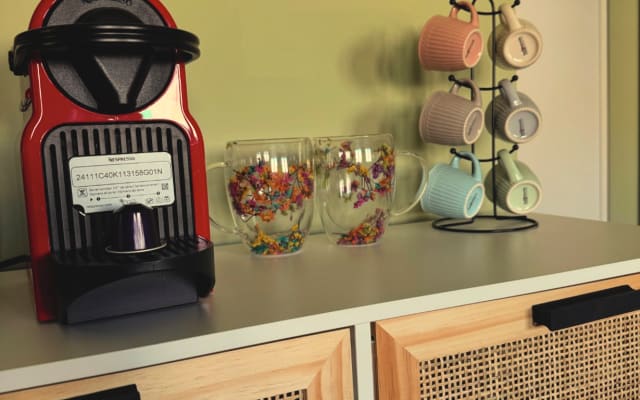 Komfortables Zimmer mit eigenem Bad. 5. Stock ohne Aufzug.   - Foto 6