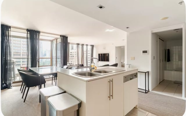 Cosy Surry Hills apartment with Pool - Picture 8