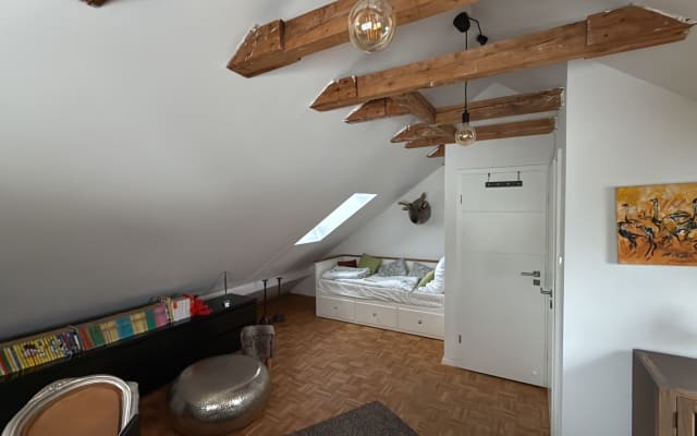 Habitación grande en el último piso de mi casa /baño en suite