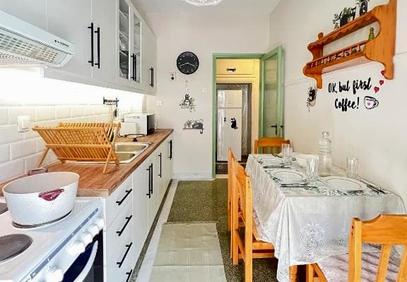 Sonia's SKG 3 Bedroom Apartment - Near Metro