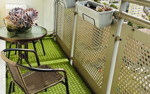 Paul's listing on misterb&b - South facing Terrace overlooking Oval Cricket Ground 