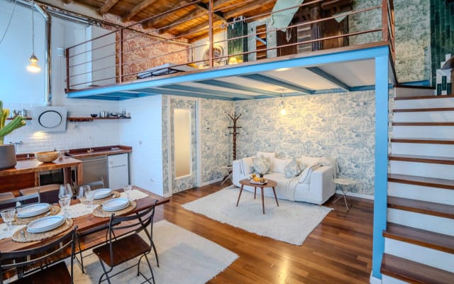 Loft a poca distanza dal centro, in zona tranquilla e riservata.