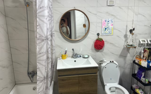 cozy room in the heart of Jaffa's flea market. Short walk to the beach