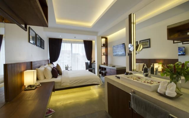 Romantic Boutique Hideaway ā Stylish Room in Siem Reap