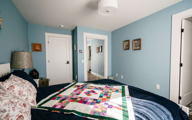 Any Port in a Storm: Queen Room in Bridgetown B&B