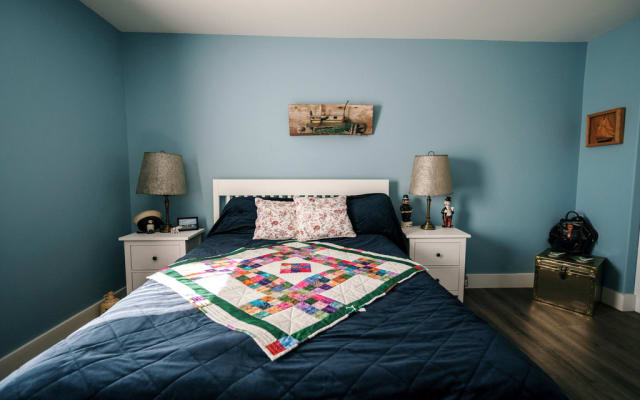 Any Port in a Storm: Queen Room in Bridgetown B&B