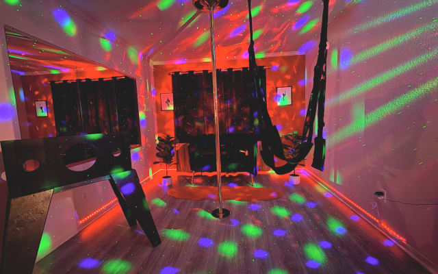 Retraite érotique pour couples - lit king, spa avec jets d'eau et...