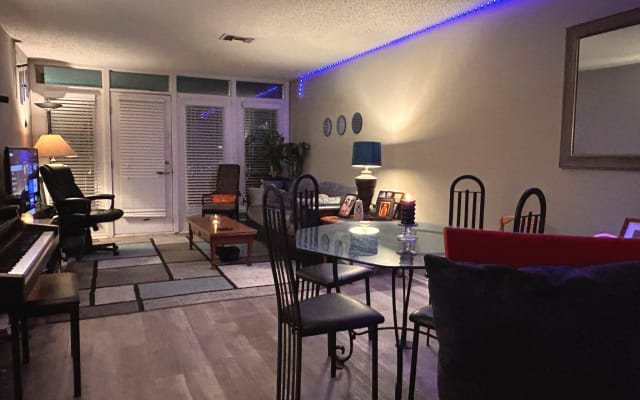 Music Studio/Room, Full Bath, Gym, Laundry Steps from LGBTQ+ Nightlife