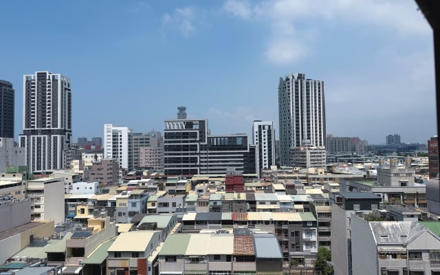 MRT O7 Centro Culturale Uscita 1 橘線文化中心一號出口步行50公尺 - Foto 11