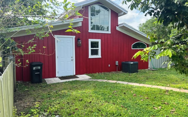 Marias Tropical Tiny Barn a Farm Stay Near Miami & Florida Keys