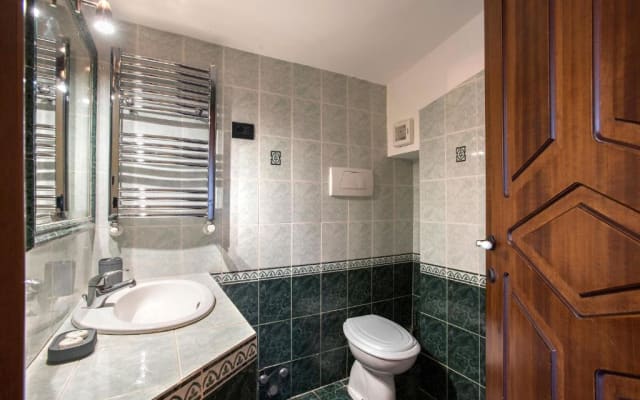 Hotel*** with panoramic view of Rome with Spa