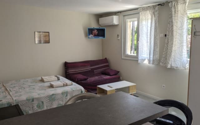 Studio 1 km from Avignon's historic center