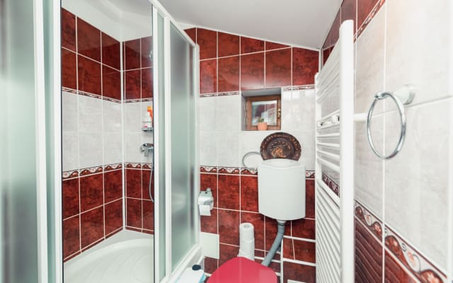 Cherry Room - Warme Eleganz mit einem natürlichen Touch.