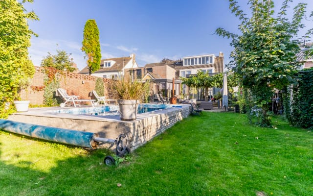 Central & spacious house with Pool