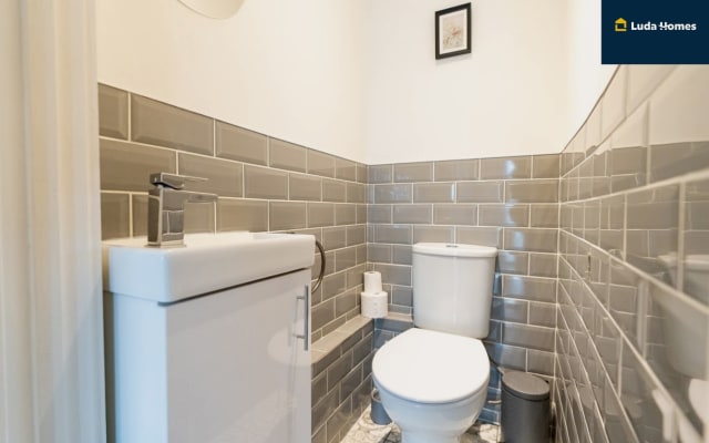 Casa confortevole | Vicino all'ospedale | Posti letto 7 | Parcheggio