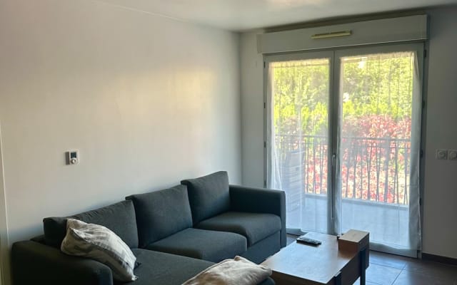 Appartamento con balcone da condividere