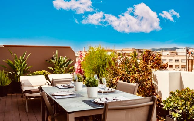 Luxury Penthouse Terrace with Sagrada Familia Views - Picture 6