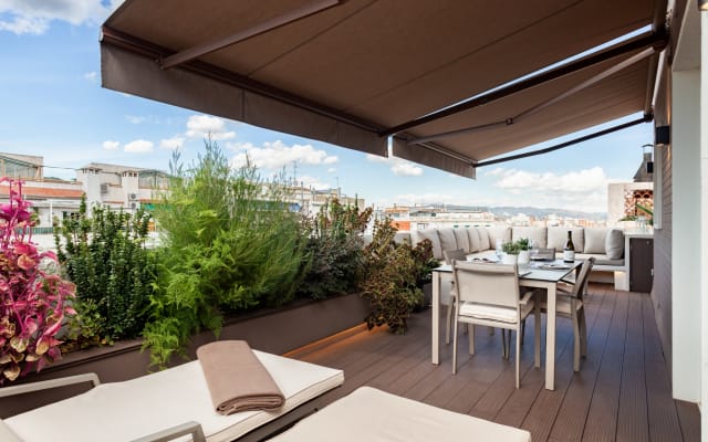 Luxury Penthouse Terrace with Sagrada Familia Views - Picture 8