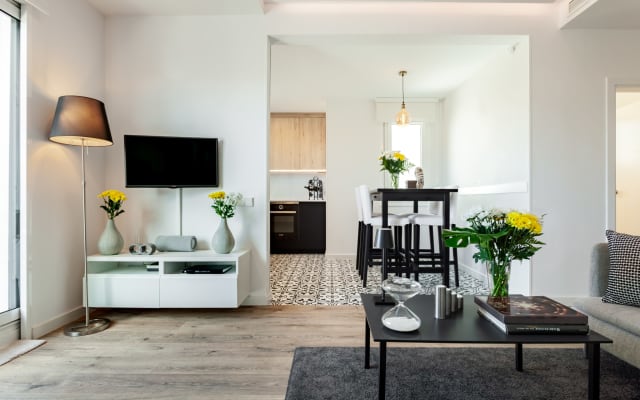 Luxury Penthouse Terrace with Sagrada Familia Views - Picture 14