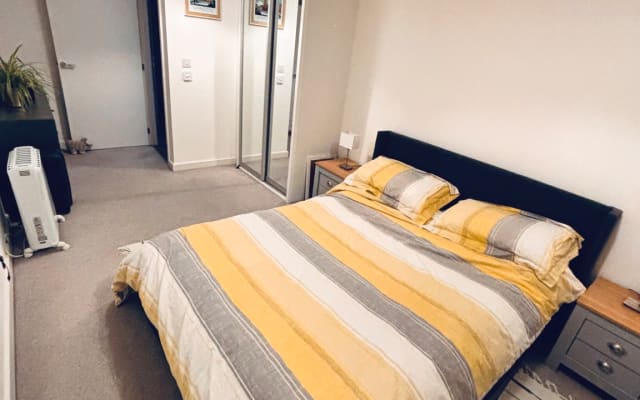 Modern Hounslow Flat – Walk to Tube & Restaurants