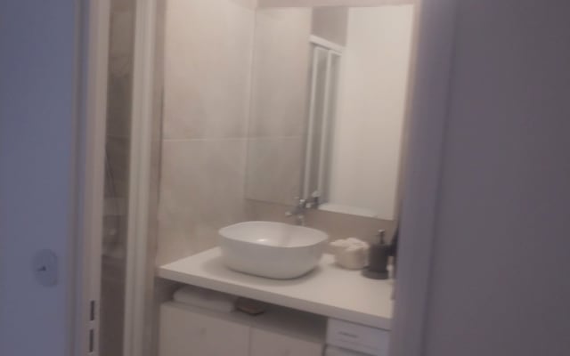 Cosy room in a charming appartment Quartier Montorgueil in the very...
