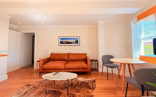 Beautiful & Spacious Garden Apartment