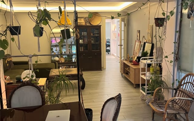 A green cozy oasis in the heart of the city
