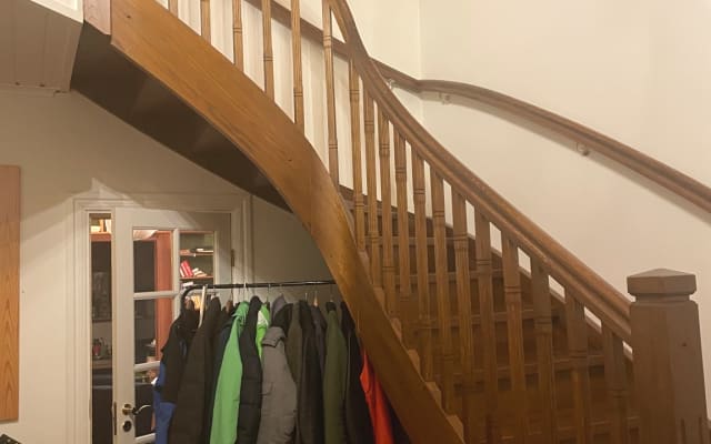 Camera separata in una bella casa antica