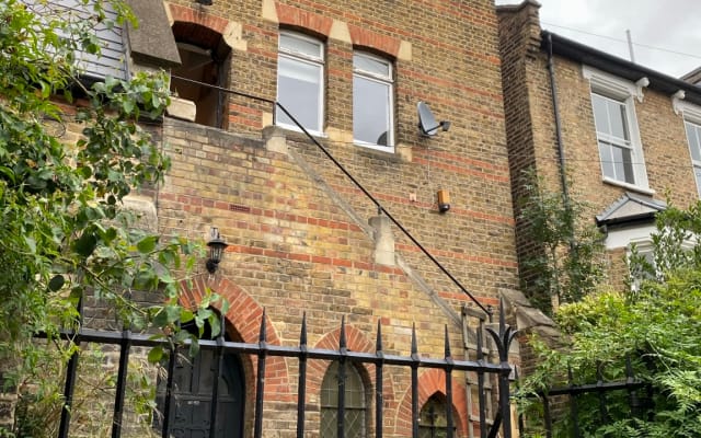 Habitación doble en una iglesia tranquila impresionante plana en Dalston pró