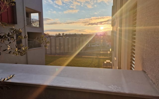 Bella camera con luce king size in un appartamento luminoso di 126 m - Foto 9