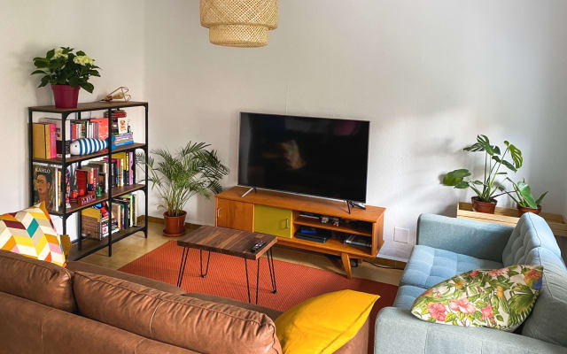 Bright room in Triana