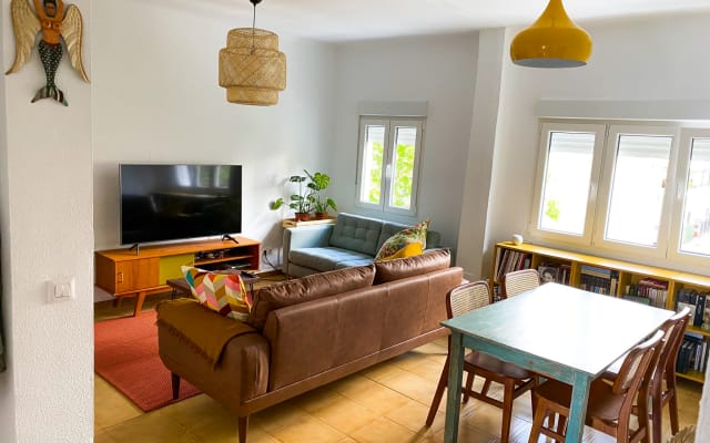 Bright room in Triana