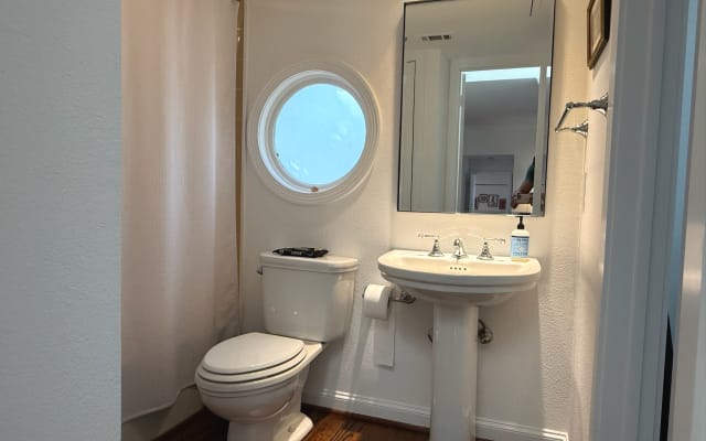 Townhouse nestled in SoHip (South of Highland Park)