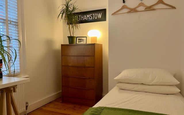 Quarto individual confortável na minha casa de época em Walthamstow