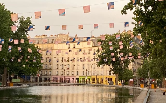 Chambre Privée, lit double, Canal St Martin