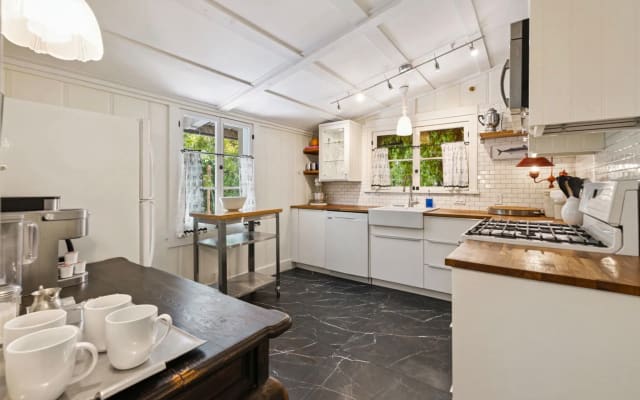Adobe Cottage at Hotel Speakeasy