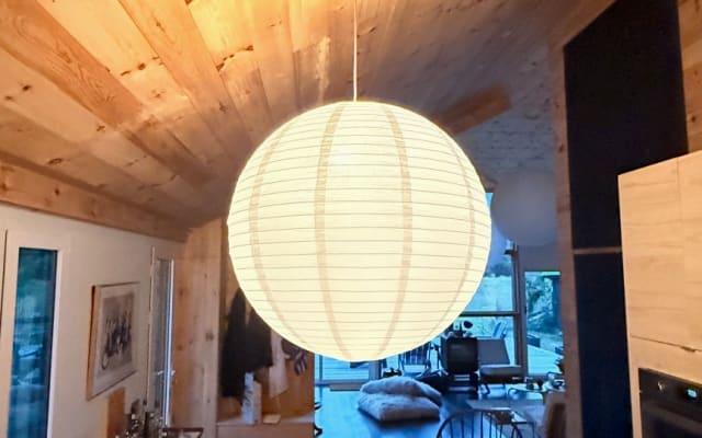 Sehr komfortables Schlafzimmer und Bad in einem neu renovierten Haus.