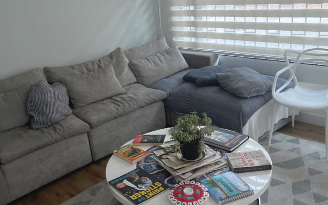 Private room near 93 Park and Virrey Park