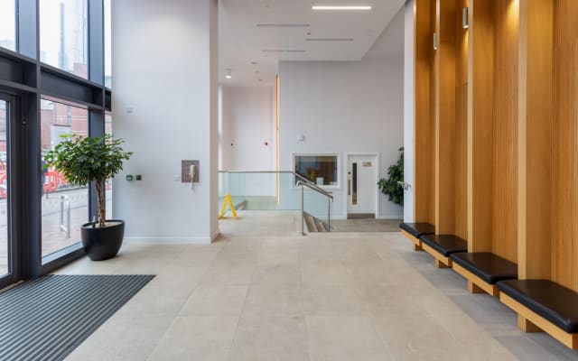 Stunning apartment in the centre of Manchester - Picture 19