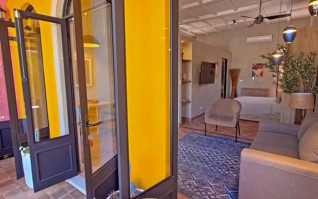 L'annuncio di Colin su misterb&b - Comfortable room with queen-size bed