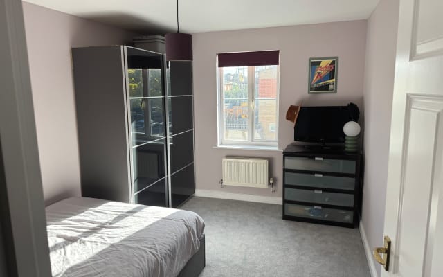 Calm Double Room in Warm, Plant-Filled Home in Peckham/Camberwell