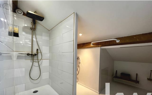 private room in modern duplex metro minimes.