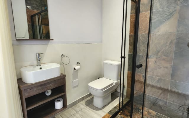 Flatlet beside pool area and near the beach - Picture 10